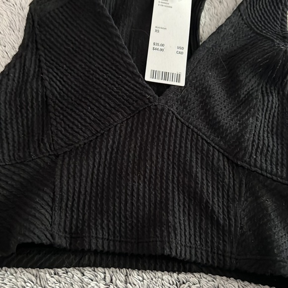 NWT Black UO top - Picture 3 of 4